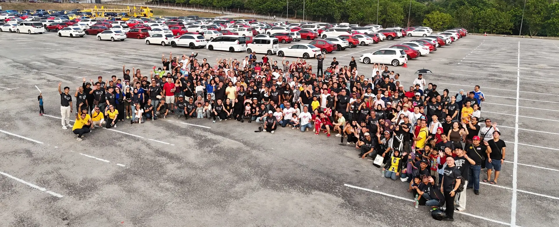 Car enthusiasts together at the Jalur Gemilang Gathering at MAEPS